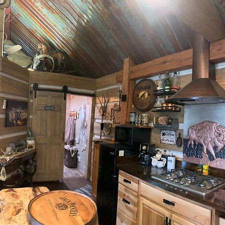 Bed and Breakfast Fox Pass Cabins Хот-Спрингс Экстерьер фото
