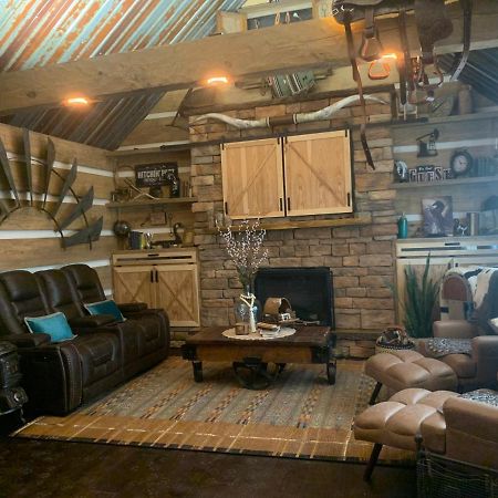 Bed and Breakfast Fox Pass Cabins Хот-Спрингс Экстерьер фото
