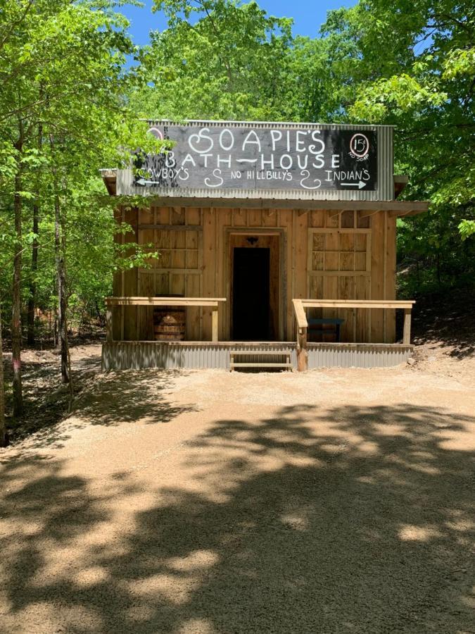 Bed and Breakfast Fox Pass Cabins Хот-Спрингс Экстерьер фото