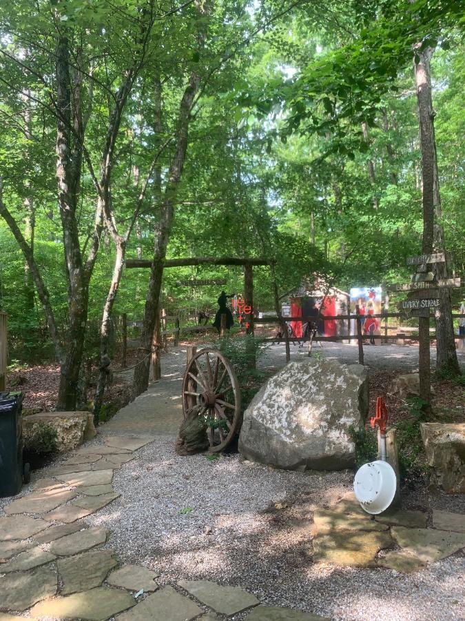 Bed and Breakfast Fox Pass Cabins Хот-Спрингс Экстерьер фото