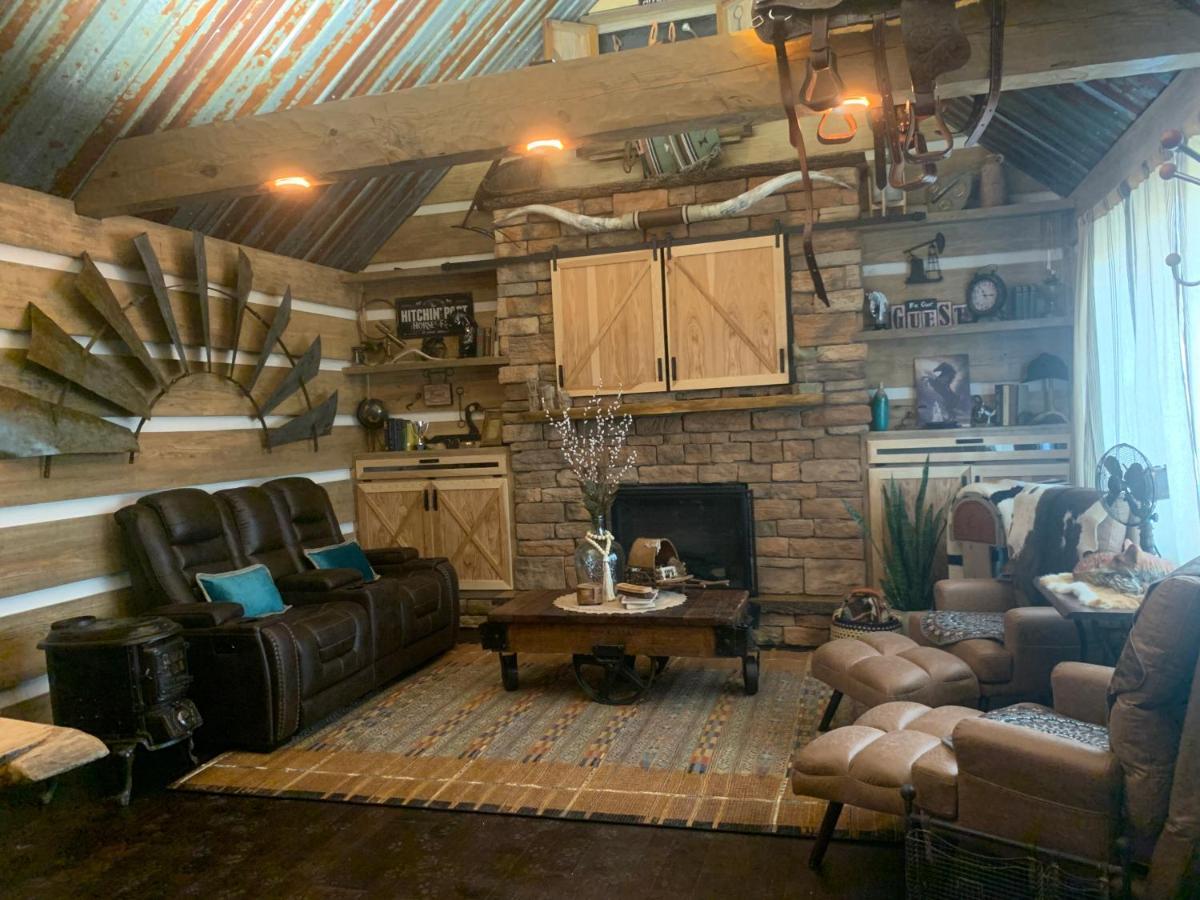 Bed and Breakfast Fox Pass Cabins Хот-Спрингс Экстерьер фото