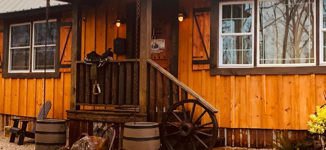 Bed and Breakfast Fox Pass Cabins Хот-Спрингс Экстерьер фото